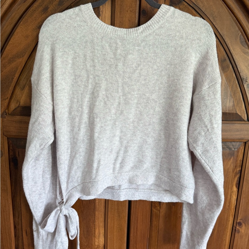 Women's Light Gray Crew Neck Sweater